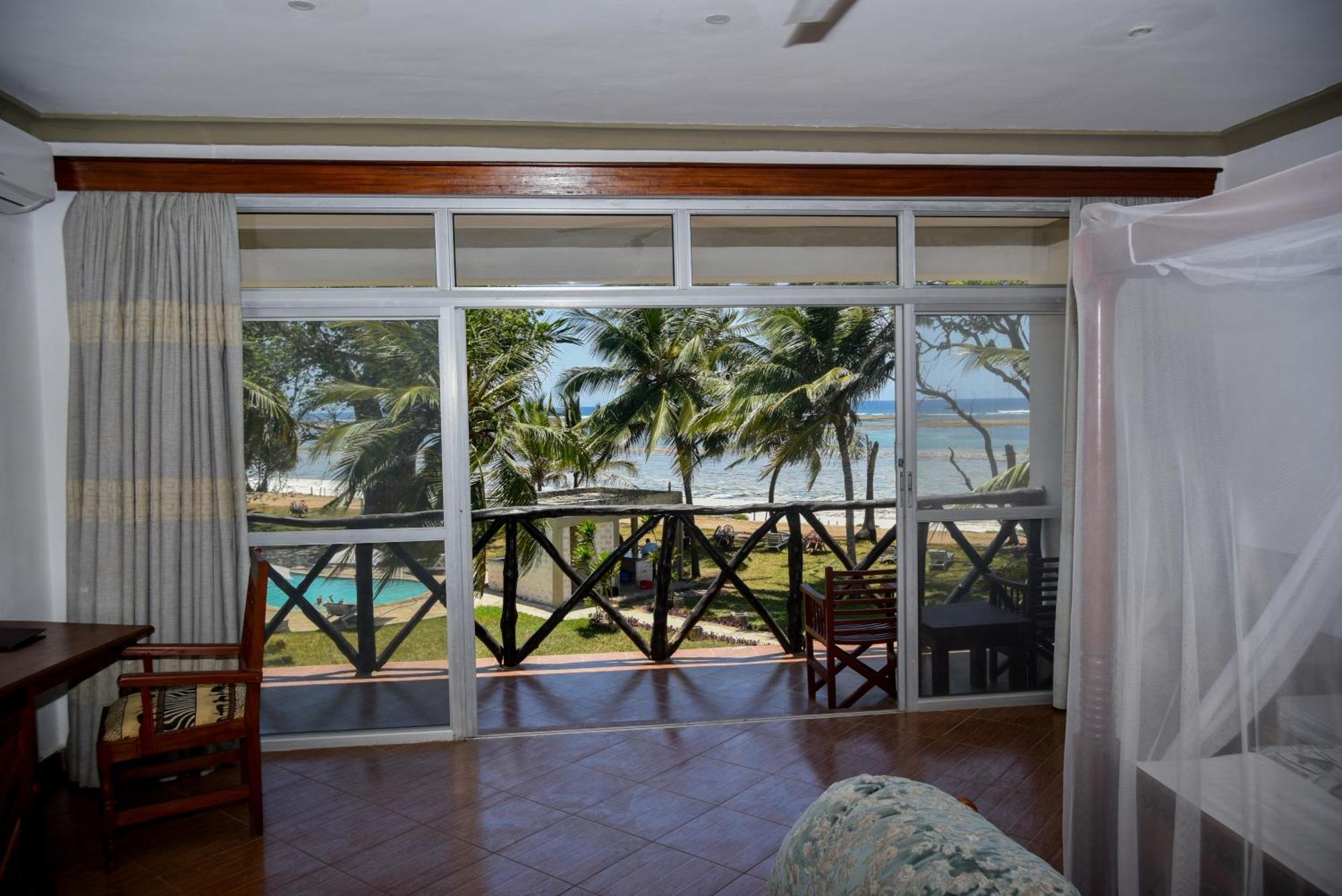 Coral Beach Resort Playa de Diani Exterior foto